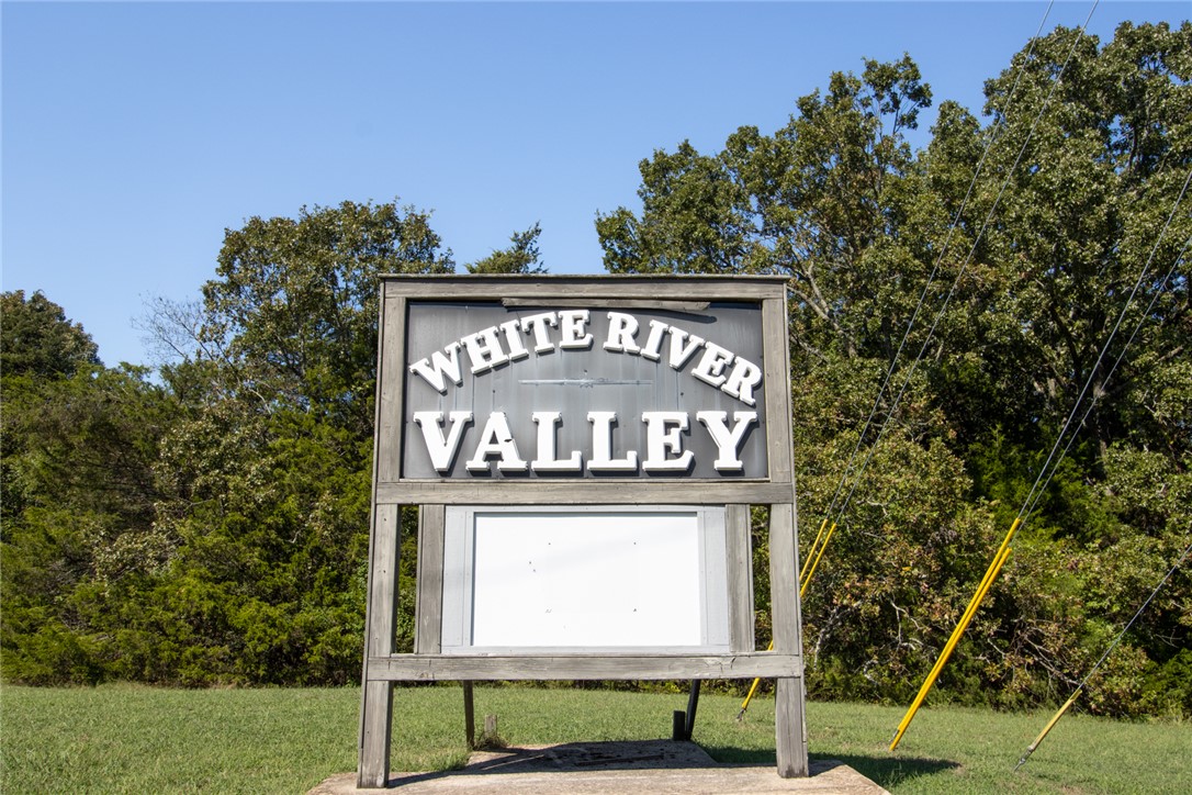 White River Valley - Land
