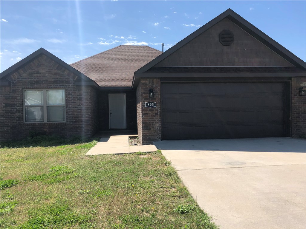 Centrally located Gravette home is move in ready! This home is 3 bed, 2 bath, split floor plan, open concept, custom cabinets, and a custom interior design! Welcome your family home here!