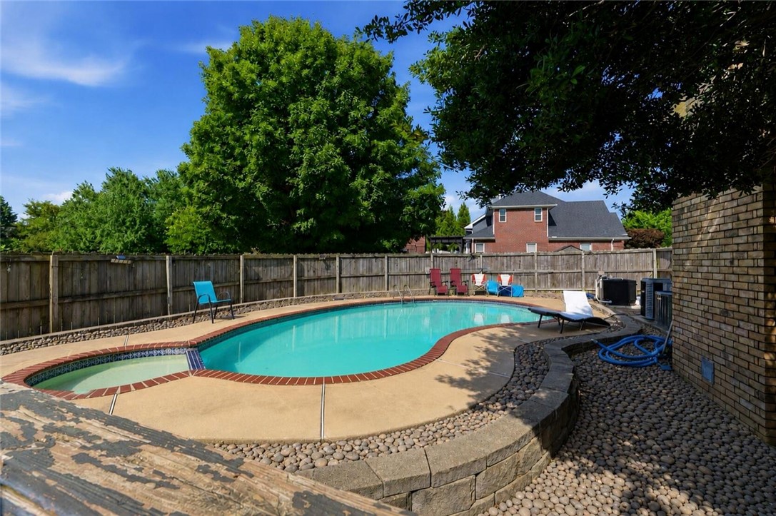 Thornbury Sub Ph I Springdale - Residential