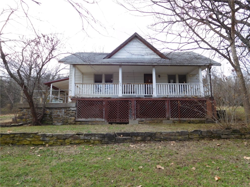 Enjoy the country life just minutes from downtown Fayetteville. Vintage 1 bedroom farmhouse sitting on 1 acre. Peaceful setting has a pole barn, storage building, large front porch, and large eat in kitchen. This is a Fannie Mae Homepath property.