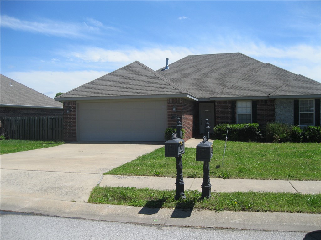 Standing Oaks - Residential Lease