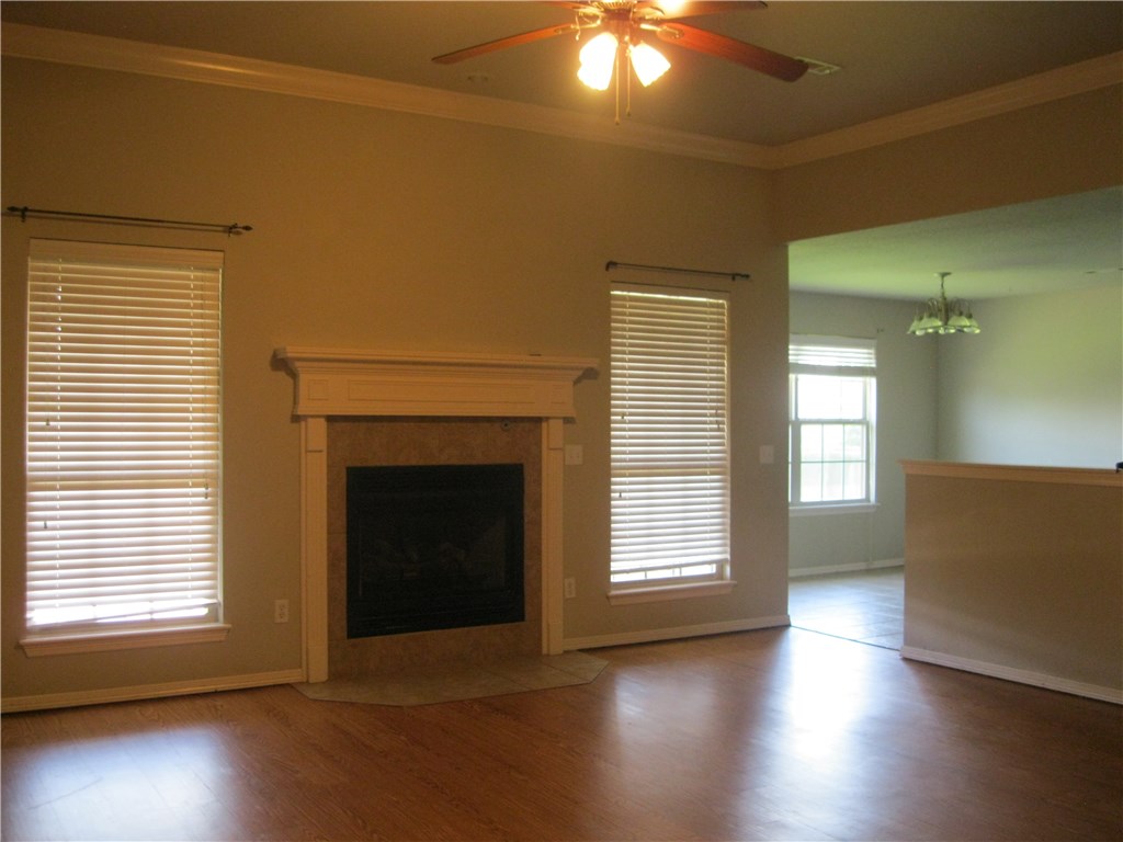 Standing Oaks - Residential Lease