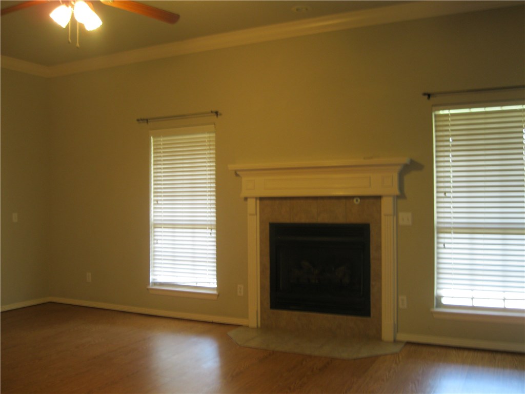 Standing Oaks - Residential Lease
