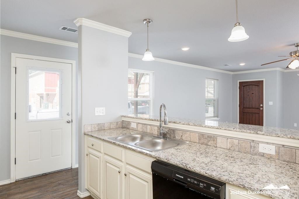 Rupple Mdws - Residential Lease