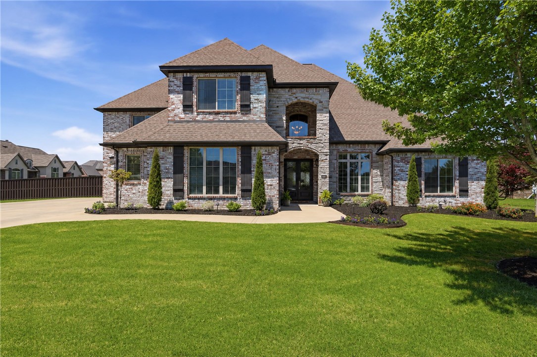Welcome home to this 5BR/4.5BA, 4,350 SF executive home in the gated community of Oak Tree, in Centerton. Featuring a private office, bonus, & media room on a beautifully landscaped corner lot with an outdoor entertaining area. Just minutes from downtown Bentonville, the Walmart Campus, Crystal Bridges Museum, Coler Mountain Bike Preserve, and premier shopping & dining. Significant updates make this home the perfect blend of luxury, comfort, & convenience! Zoned for Bentonville Schools.