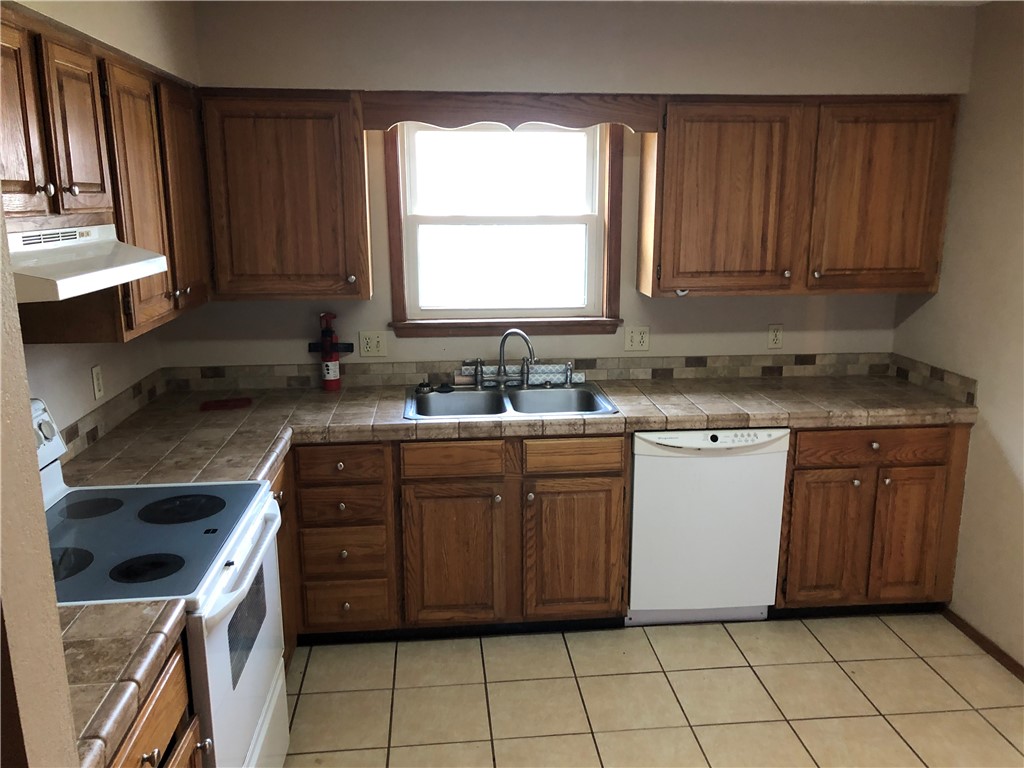 Whispering Timbers Ph 5 Rogers - Residential Lease