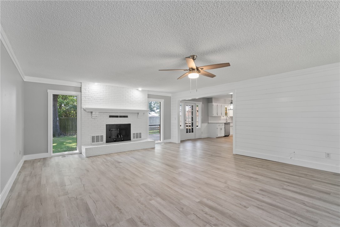 Hickory Hills Sub Siloam Spgs - Residential