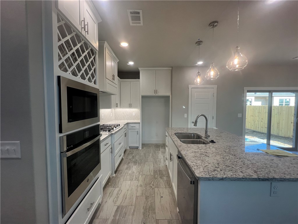 WALNUT GROVE SUB PH 1-BENTONVILLE - Residential Lease