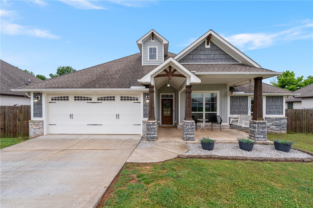 Move-in ready home in the highly desirable Pea Ridge neighborhood. Built in 2019, this beautifully maintained single-family home offers 1,622 square feet of comfortable and modern living space designed for both style and convenience.

Featuring three spacious bedrooms, this home provides flexible space for relaxation, guests, or a home office. The manageable outdoor area is perfect for enjoying quiet mornings, entertaining, or low-maintenance living.

With its thoughtful layout, inviting atmosphere, and prime location, this home is one you won’t want to miss.