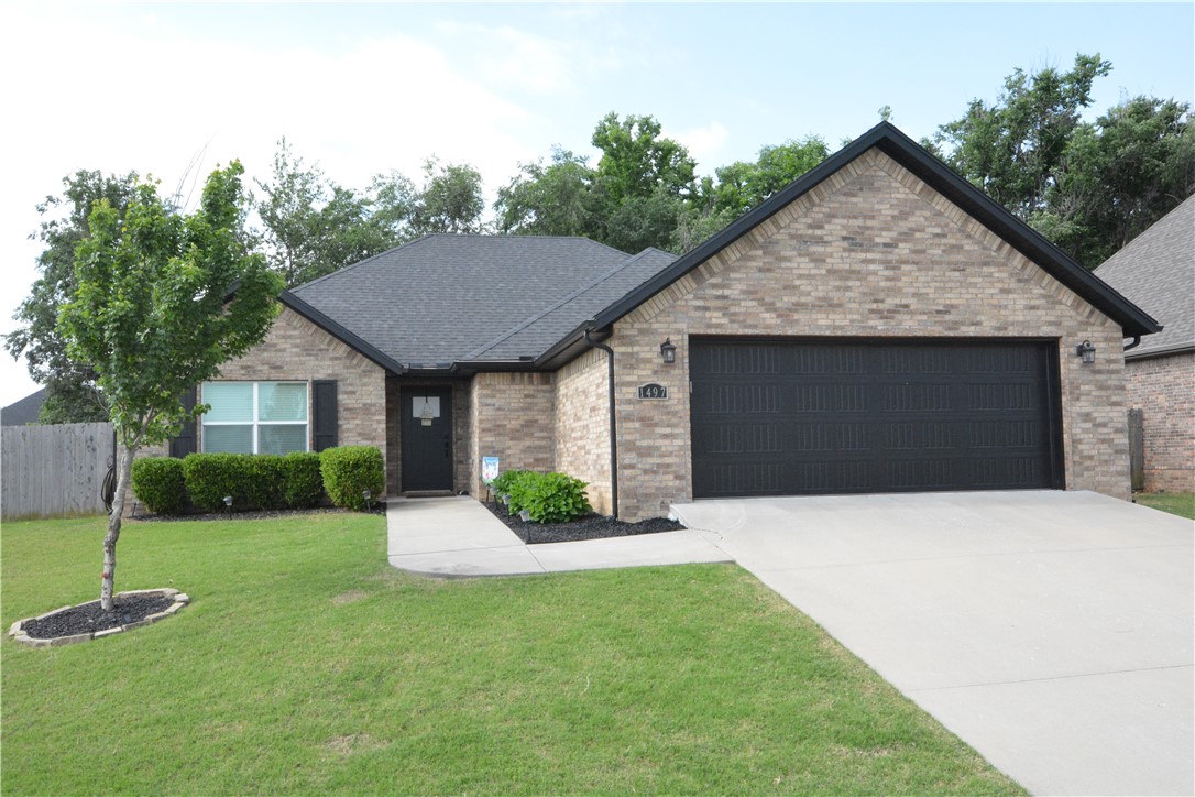 Wonderful custom built home featuring a split bedroom floorplan .  Large open kitchen & living area. 
Custom features include Shiloh Custom cabinetry through-out , 3 cm granite , Coffee Bar Area , built-in microwave , 44 x 88 center island ,  lots of custom woodwork , 6" base trim , upgraded LVP flooring in all living areas .  Large primary suite with oversize whirlpool tub & shower.  gas fireplace , security system , soft close cabinet doors .  Enjoy early mornings & lazy evenings in the private back patio area !