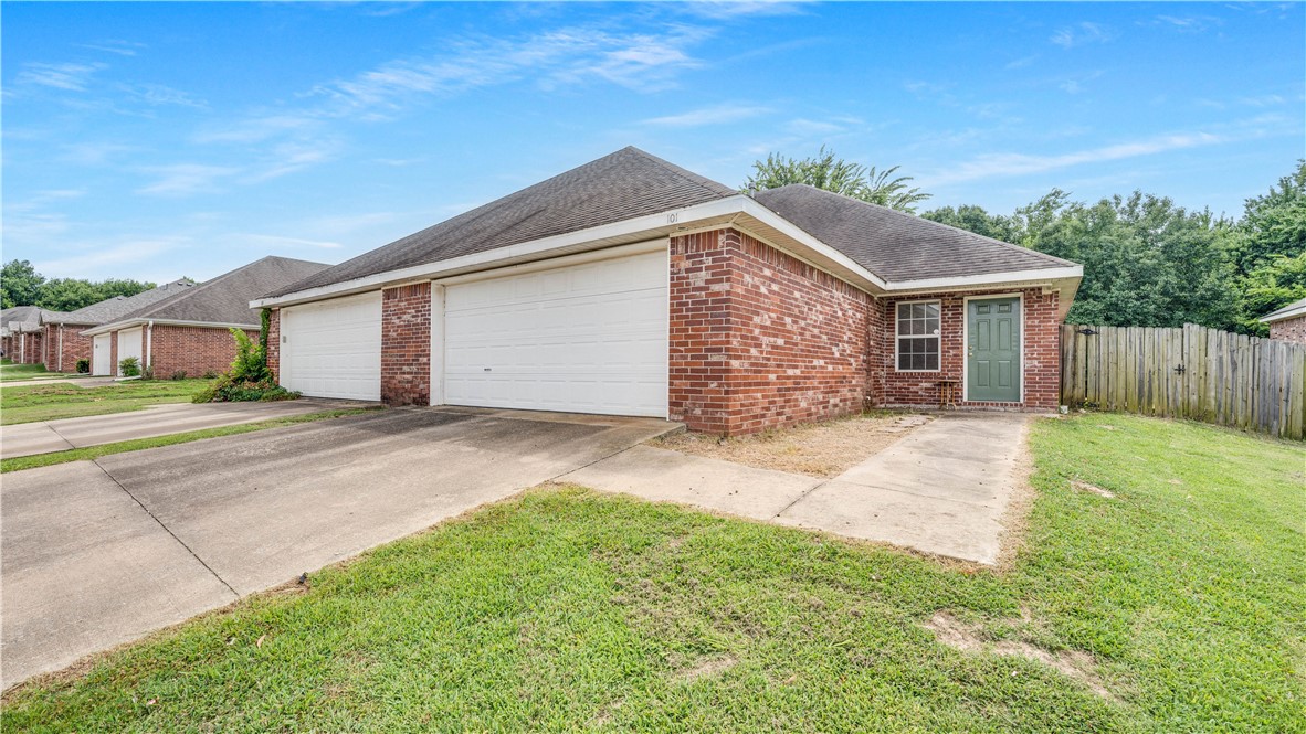 Located in Farmington, just 10 minutes from the University of Arkansas, this well-maintained duplex offers flexibility for both investors and owner-occupants. One unit is currently leased on a month-to-month basis, providing immediate rental income while leaving future options open. The second unit is vacant and ready for a new tenant or owner occupancy. Each unit features 3 bedrooms and 2 bathrooms with functional layouts designed for comfortable everyday living. Situated in an established neighborhood, the property offers a quiet setting while remaining close to shopping, dining, parks, schools, and all the conveniences of Fayetteville. Whether you're looking to expand your investment portfolio, offset your mortgage by living in one unit and renting the other, or secure a property in a high-demand rental area, this duplex presents a practical opportunity in a convenient Northwest Arkansas location. *** Preferred lender offering up to $3,000 buyer concessions ***