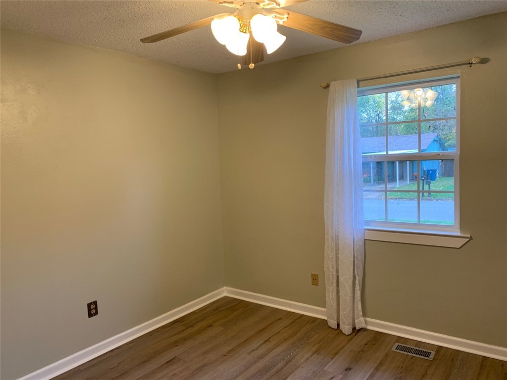 Hazel Park Sub Bentonville - Residential Lease