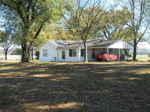 Great little starter or retirement home in the country. Wonderful view of the mountains. Peaceful living.
