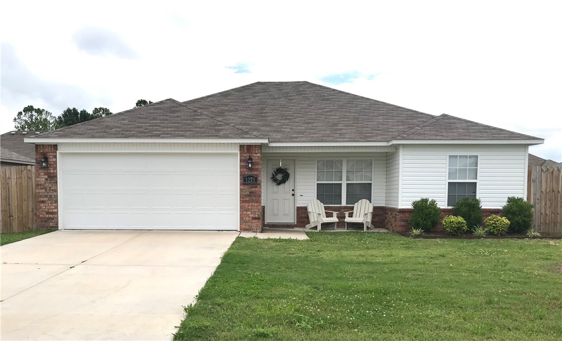 Great 3 bedroom/2 Bath family home in cul-de-sac with Playground directly across the street, single story, good size rooms, fenced in back yard with Trampoline that stays with home.