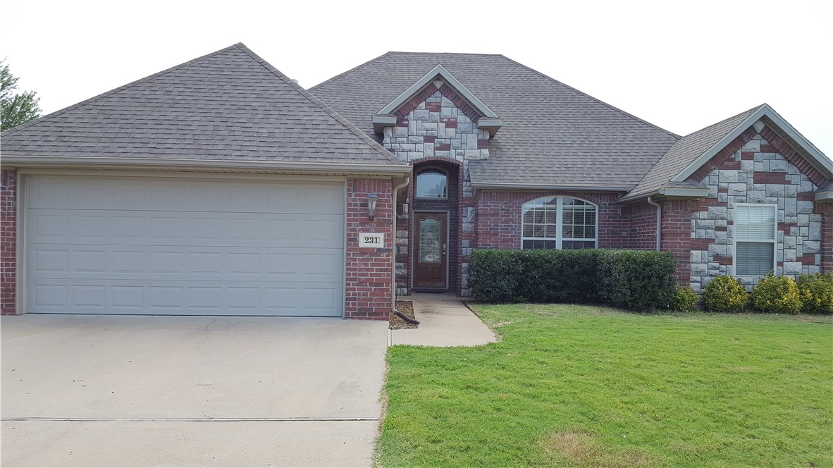 A delightful all brick 4 bedroom and 2 bathroom home in Centerton with fresh paint, new carpet, and new appliances.  Features include the whirlpool tub in the master suite, split floorplan for greater privacy, beautiful wainscoting in the formal dining room and the breakfast nook, and wood floor in the formal dining room. Located in a cozy and quiet neighborhood.