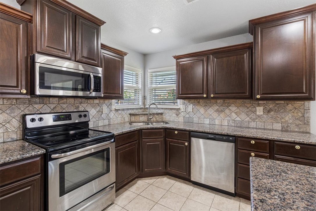 Bellview Residence Add Ph 2 Rogers - Residential