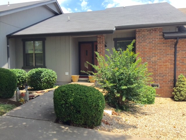 GOLF COURSE VIEW. Tennis court view. Fresh townhome located in a quiet subdivision. Full appliance package.2 Bedroom, 2 Bath, MBR includes dual closets & patio slider to deck that overlooks tennis courts & golf course. Living room is combination w/ dine area, offering patio sliders to deck. Pass thru window to kitchen w/ full appliance package & breakfast nook area. Fresh paint. 2 car parking. TH Dues $70/POA Dues $24/Sewer $23