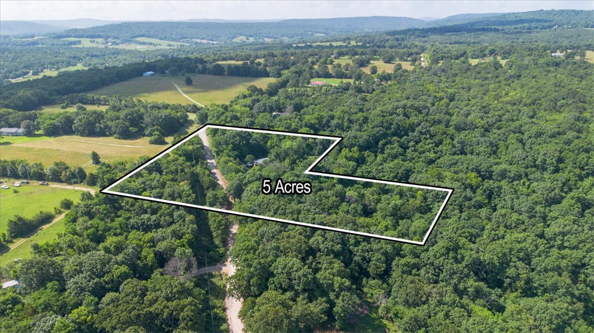 5 Acres + Fixer-Upper Opportunity!
Outside city limits but just minutes from town! This peaceful hillside property features 5 beautiful acres and a home with a solid rock foundation ready for renovation. Sold as-is, it's the perfect opportunity for investors, builders, or anyone looking to create their dream country retreat. Enjoy beautiful scenery, privacy, and endless potential.
 5 Acres |  Quiet Setting |  Remodel Opportunity |  Sold As-Is
Bring your vision and make it your own!