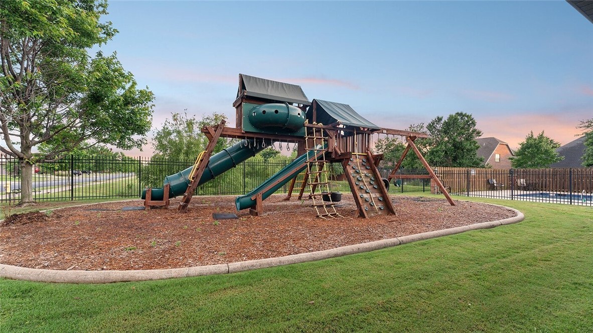 Edens Brooke Sub Ph Iv Bentonville - Residential