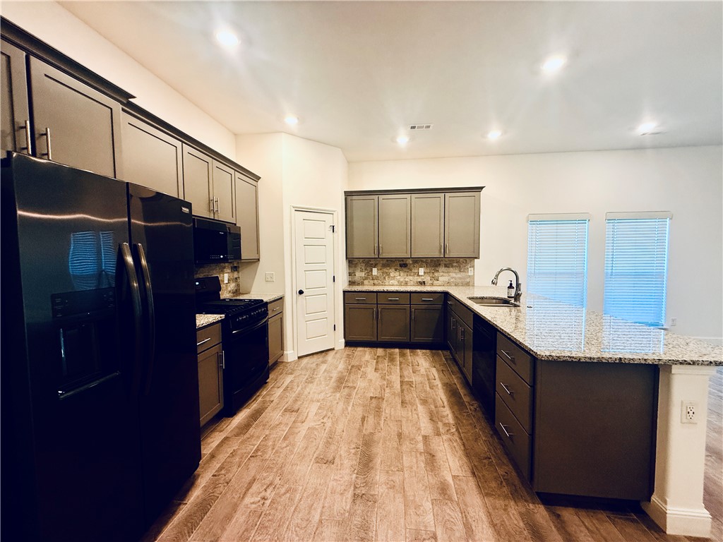 Woodward Hills Sub Ph 7 Highfill - Residential Lease