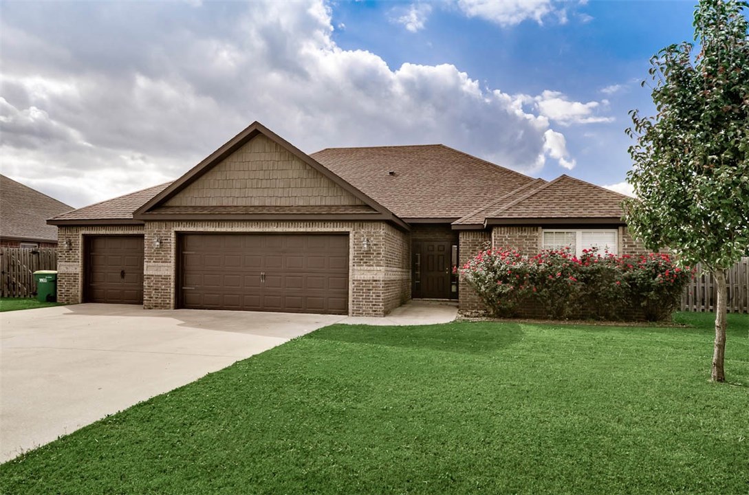 Beautiful 4 bedroom home in newer area of popular subdivision!  Don’t pay new construction prices, yet receive amenities such as 3 car garage, granite, blinds, fenced yard, split bedrooms, and more!  Walk-in 5X5 pantry. , No teeny tiny bedrooms. Community pool, clubhouse.  Convenient NWA location near new high school.  Roth built.