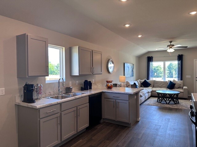 RIVERSIDE VILLAGE S/D PH 1.1 - Residential