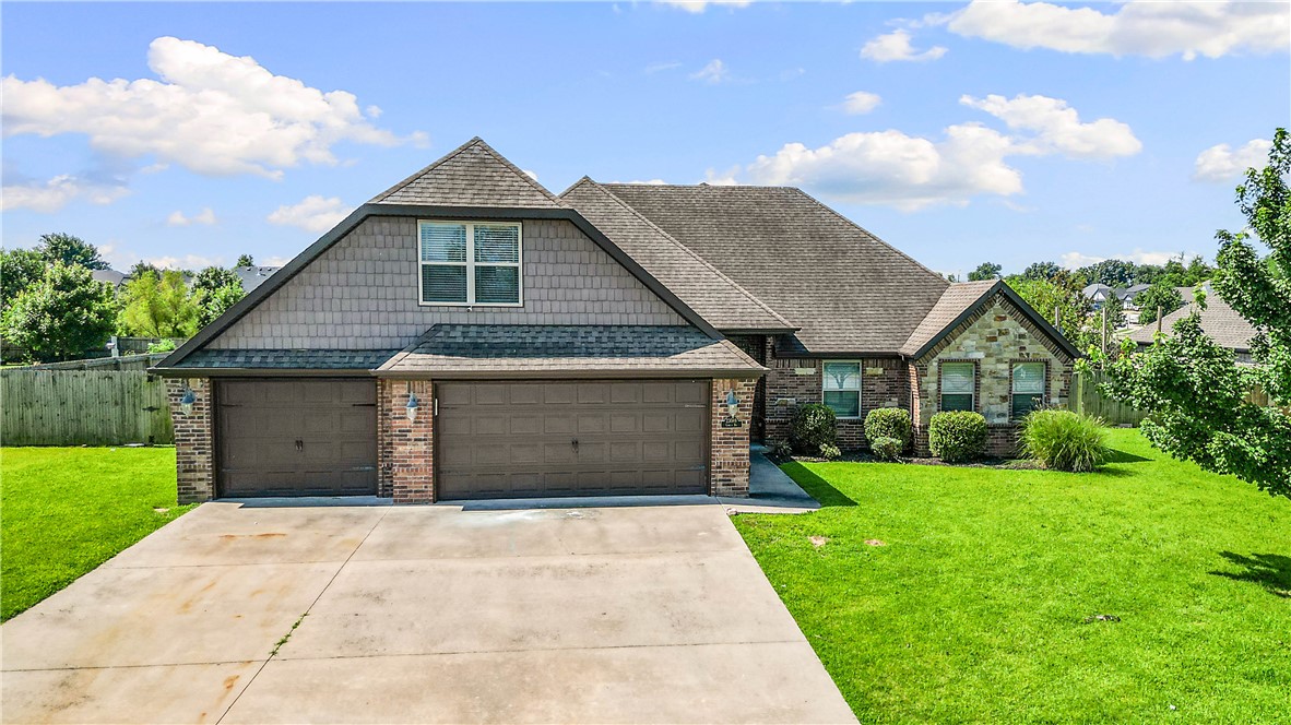 Welcome to 23089 Lawlis Rd in Siloam Springs, AR! Located in the highly desirable Heritage Ranch subdivision, this all-brick home offers quick access to local schools, preschools, and historic downtown Siloam Springs.

Featuring a split floor plan with 4 bedrooms, 2.5 bathrooms, and a versatile bonus room, this home is designed for both comfort and functionality. The kitchen includes granite countertops and a gas range, while the 3-car garage, spacious backyard, and storage shed provide plenty of room for storage, recreation, and everyday living.