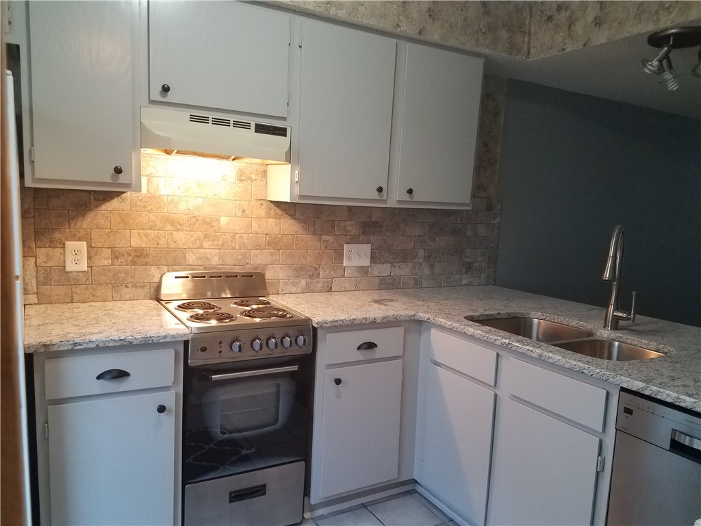 Bradford Place Condo Hpr - Residential