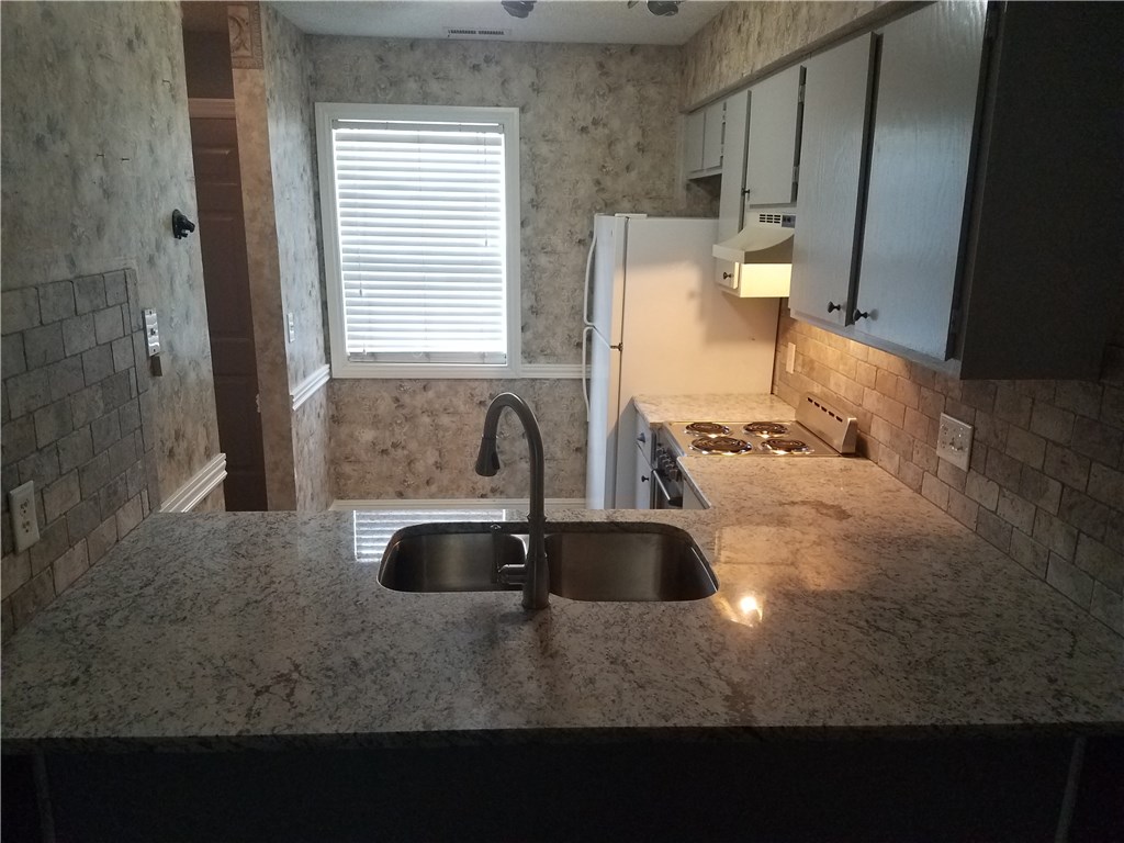 Bradford Place Condo Hpr - Residential