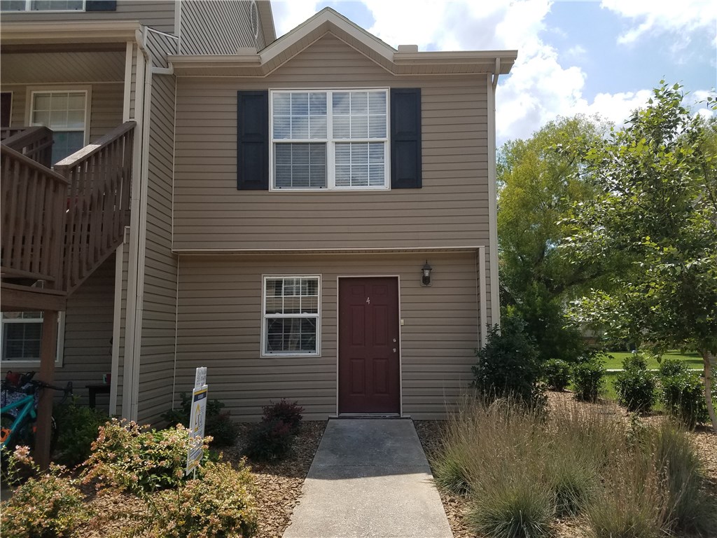 Just renovated! Located about a mile from the University of Arkansas campus, this 2 bedroom 2 bathroom condo has been updated entirely. Granite counter tops in kitchen with new appliances. Beautiful  floors throughout and tile in wet areas, generous closets space. Large pool area to enjoy your evenings around.