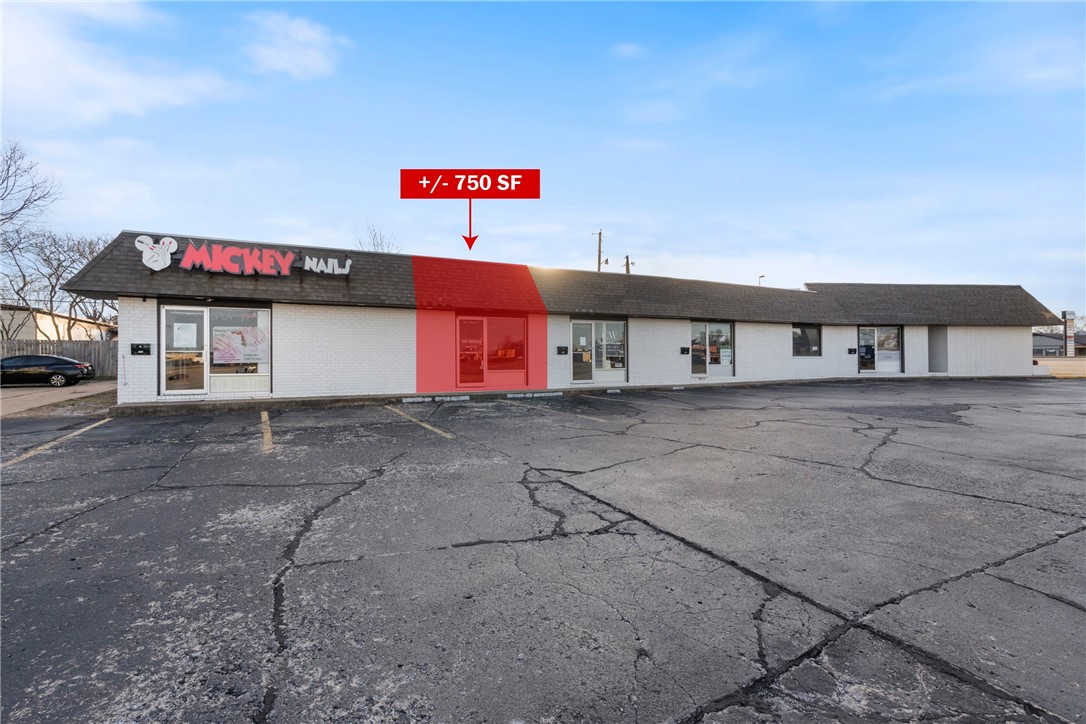 Excellent opportunity to lease a well located +/- 750 SF office or retail space just off U-412 in Siloam Springs. This versatile suite features an open showroom or workspace area, a back room ideal for storage or office use, and a private restroom. Positioned near the intersection of US-412 (29,000 VPD) and Dogwood St (1,700 VPD), the property benefits from outstanding visibility and easy access. The location is less than half a mile from Walmart Neighborhood Market and surrounded by national retailers including Harbor Freight, Dunham's Sports, KFC, Sonic Drive-In, O'Reilly Auto Parts, and more. Take advantage of this opportunity to establish your business in one of Siloam Springs' most active commercial corridors.