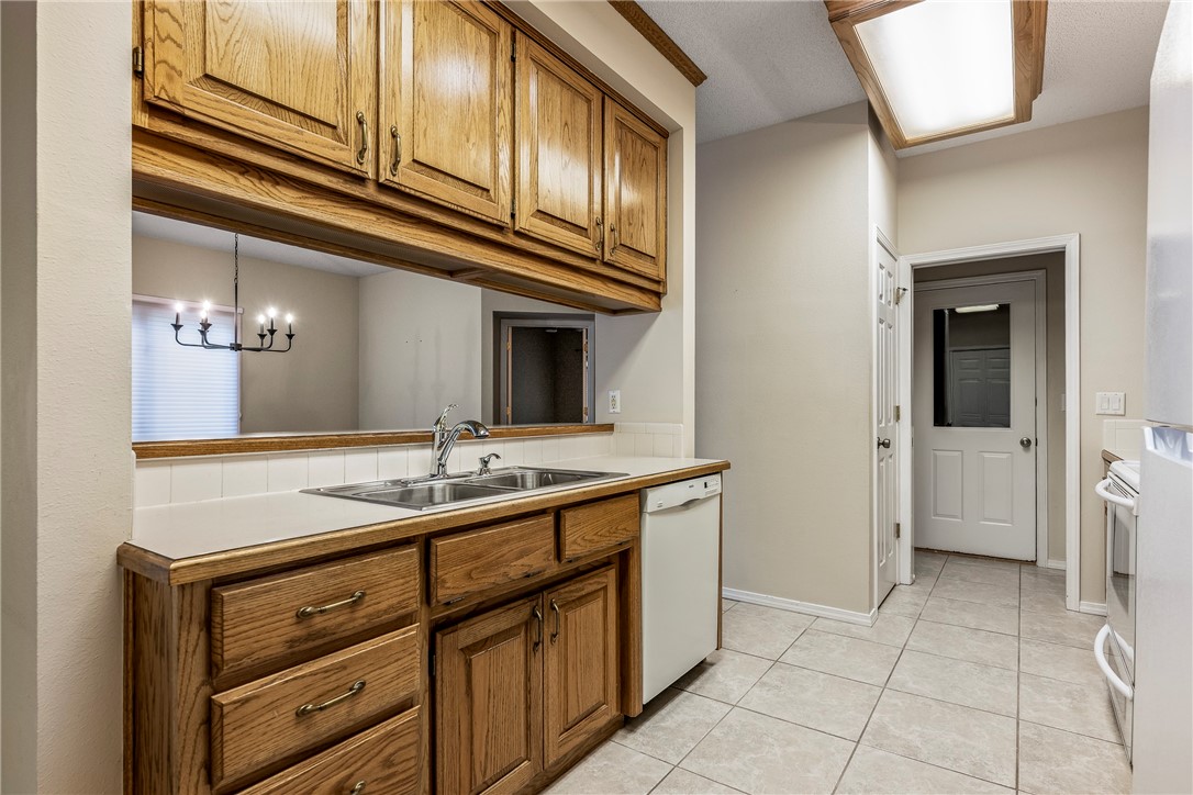 Tanyard Creek Courts Blk 2 Bvv - Residential Lease