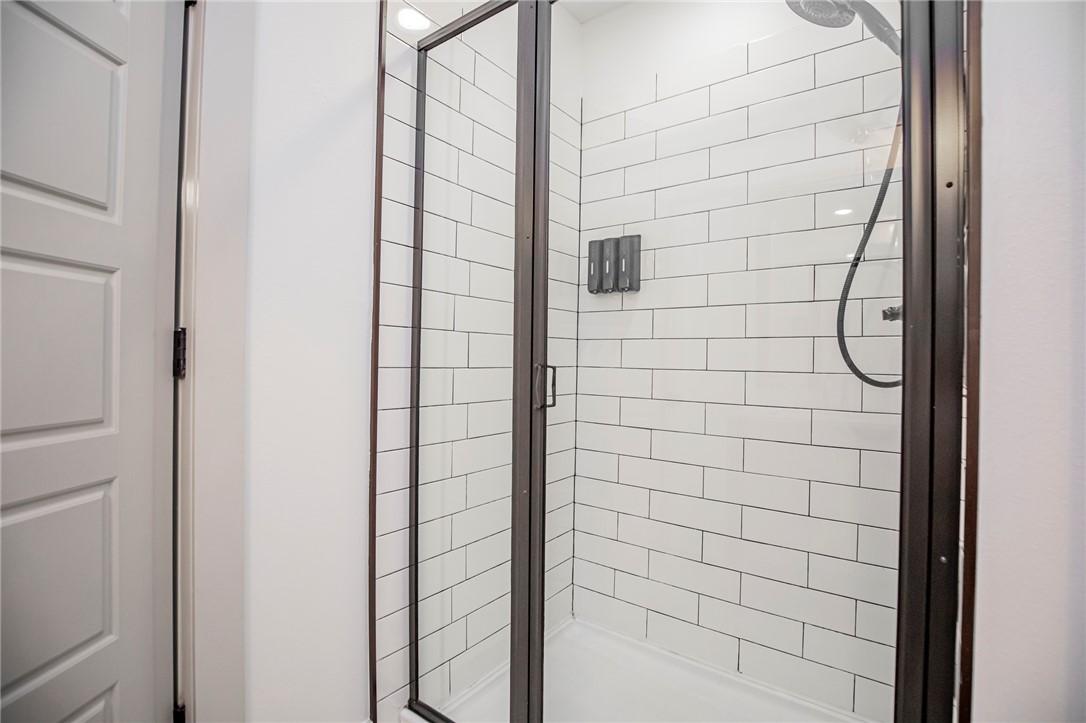 12-19-30-ROGERS - Residential Lease