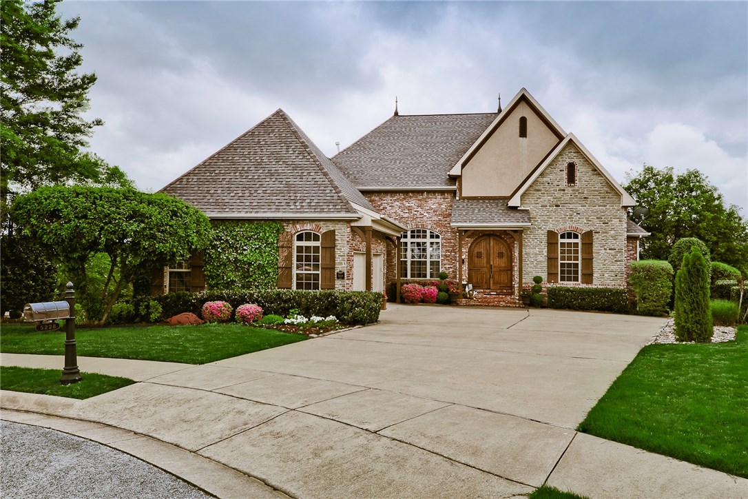 GORGEOUS Home with Pristine GOLF Course Frontage & Views! This Stunning Home is truly Welcoming with its Open Concept, Abundant Light, Modern Palate, Designer Fixtures & Ideal Floor-plan. This 4 Bed, 3.5 Bath Boasts endless possibilities! Master on the main; 3 Bedrooms, Bonus, Kitchen & Storage downstairs! The Chefs Kitchen offers High-End Appliances, Six-Burner Gas Range, Double Ovens, and Gorgeous Granite Counter-tops! Outside, the Veranda is Perfect for Entertaining Family & Friends. Welcome Home!!!
