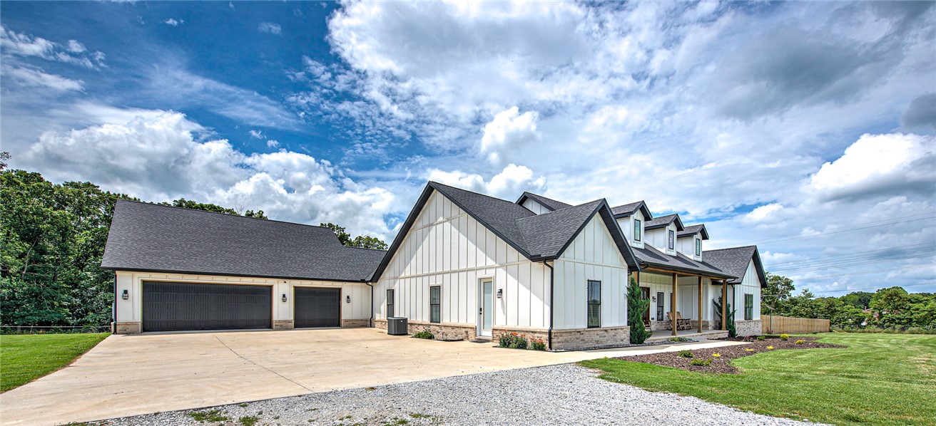 Michael E James Pls 985 Tr - Residential