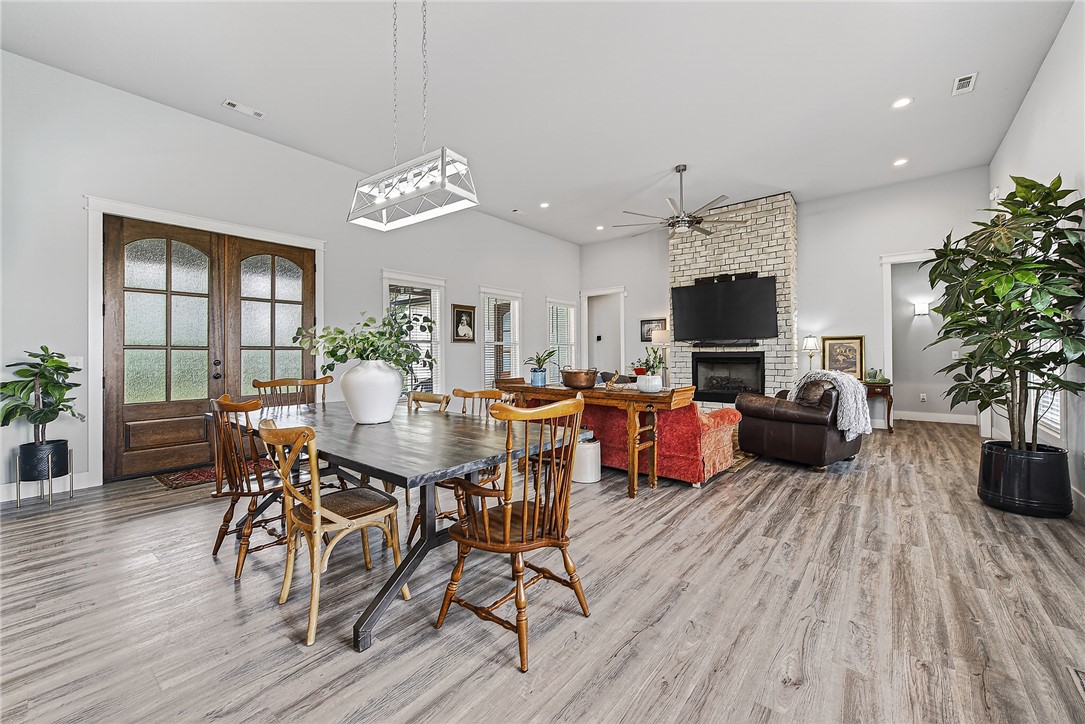 Michael E James Pls 985 Tr - Residential