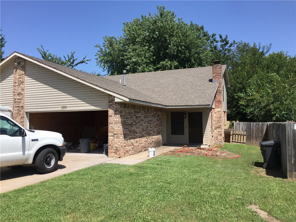 Excellent Location just off of I-49 in West Rogers. Large (1738 Square Foot) 3 Bedroom, 2 Bath Duplex with full 2 Car Garage. Two level (2 bedrooms on 2nd floor), Loads of Storage, tile throughout, large walk-in pantry, brand new fridge included. All new appliances minus washer and dryer (not included)