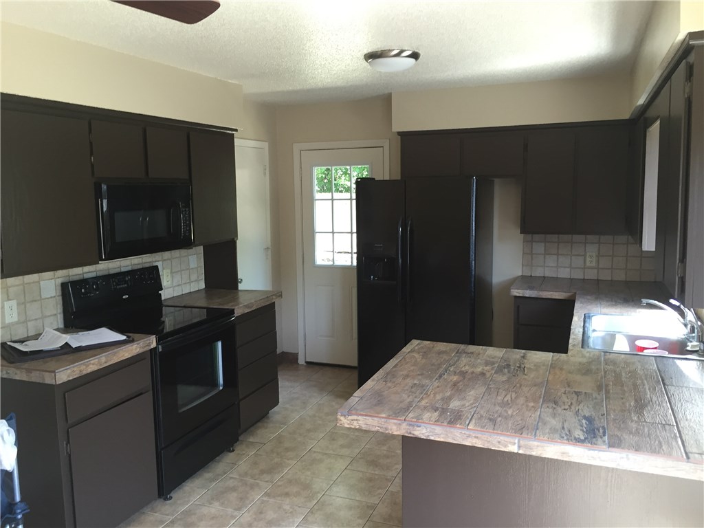 Sundance Acres Ph 2 Rogers - Residential Lease