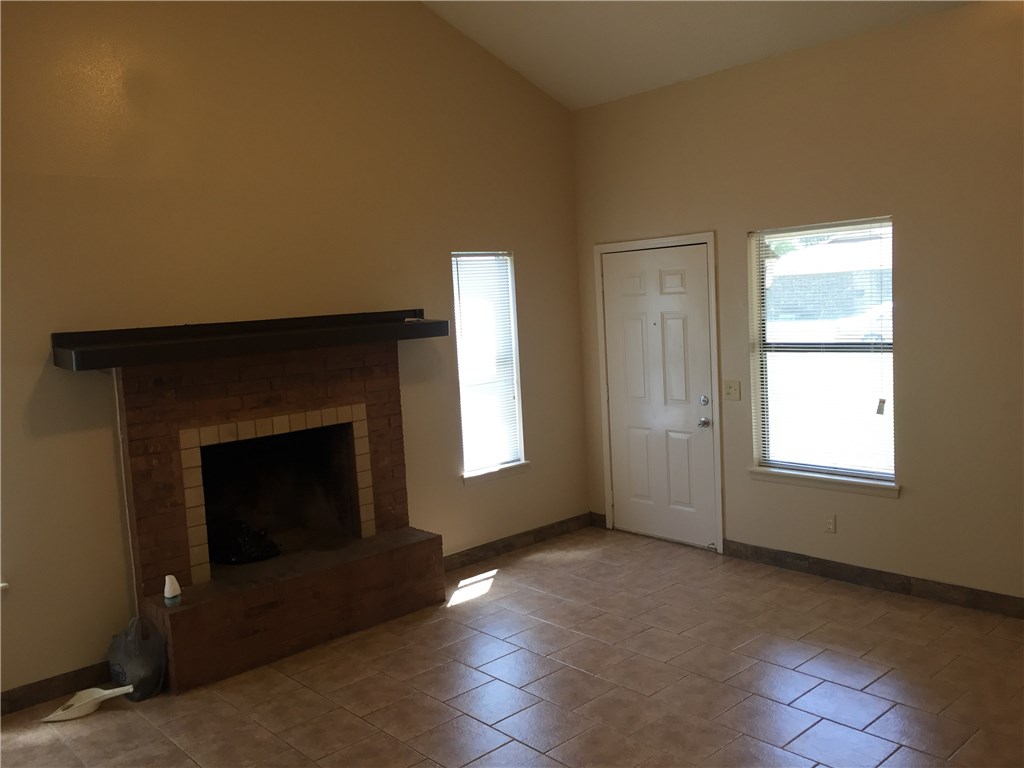 Sundance Acres Ph 2 Rogers - Residential Lease
