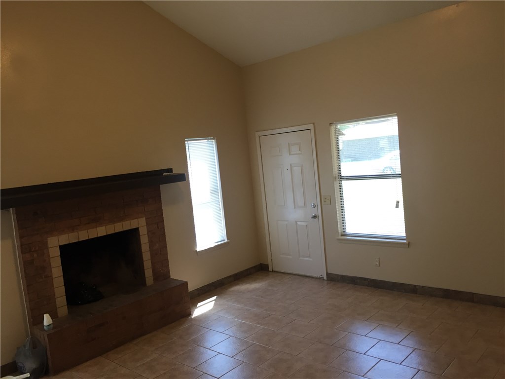 Sundance Acres Ph 2 Rogers - Residential Lease