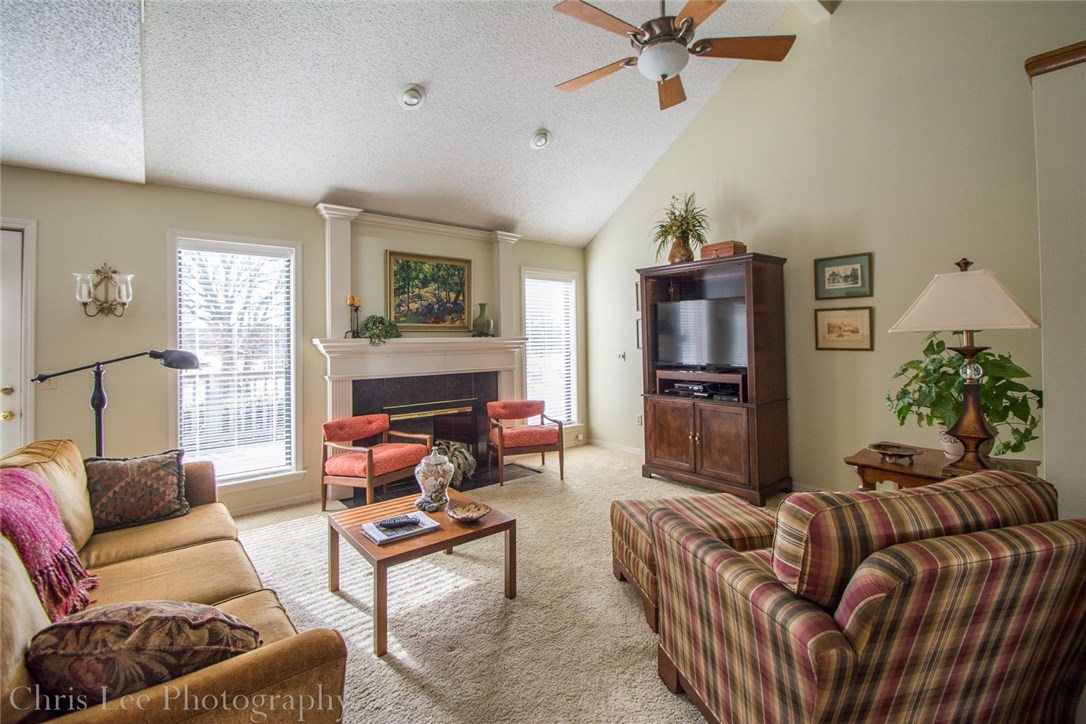 Paradise Valley Twnhms - Residential
