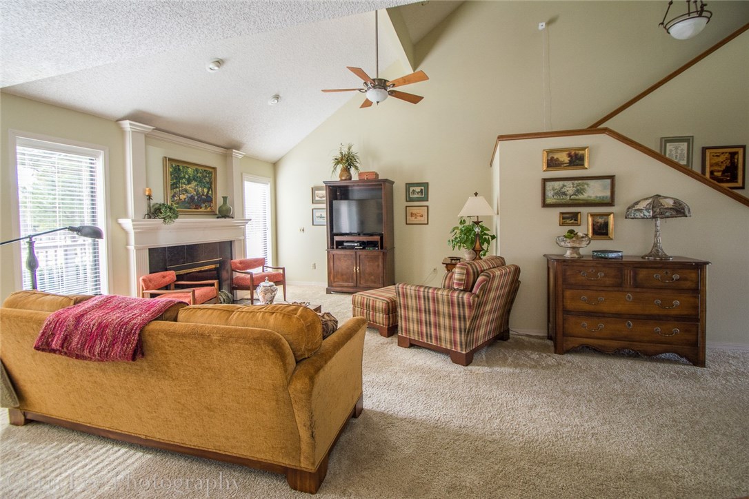 Paradise Valley Twnhms - Residential