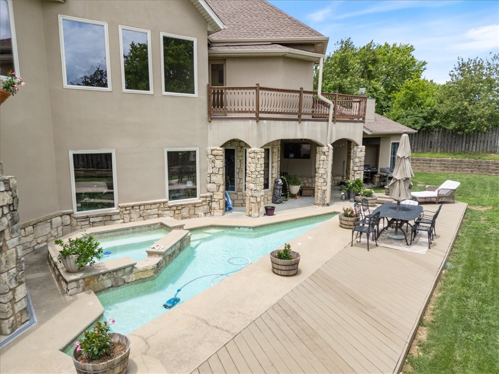Falls - Residential