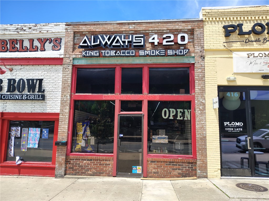 Position your business in one of Fayetteville's most sought-after commercial locations. This retail space at 418 W. Dickson Street offers exceptional visibility and foot traffic in the heart of the city's premier entertainment, dining, and shopping district.
Surrounded by popular restaurants, bars, boutiques, and just steps from the University of Arkansas, this location is ideal for a bar, restaurant, retail store, or other customer-focused concept looking to establish a presence in one of Northwest Arkansas's most vibrant destinations.
Whether you're launching a new concept or expanding an established brand, this high-profile Dickson Street address provides the exposure and energy that successful businesses are looking for.
