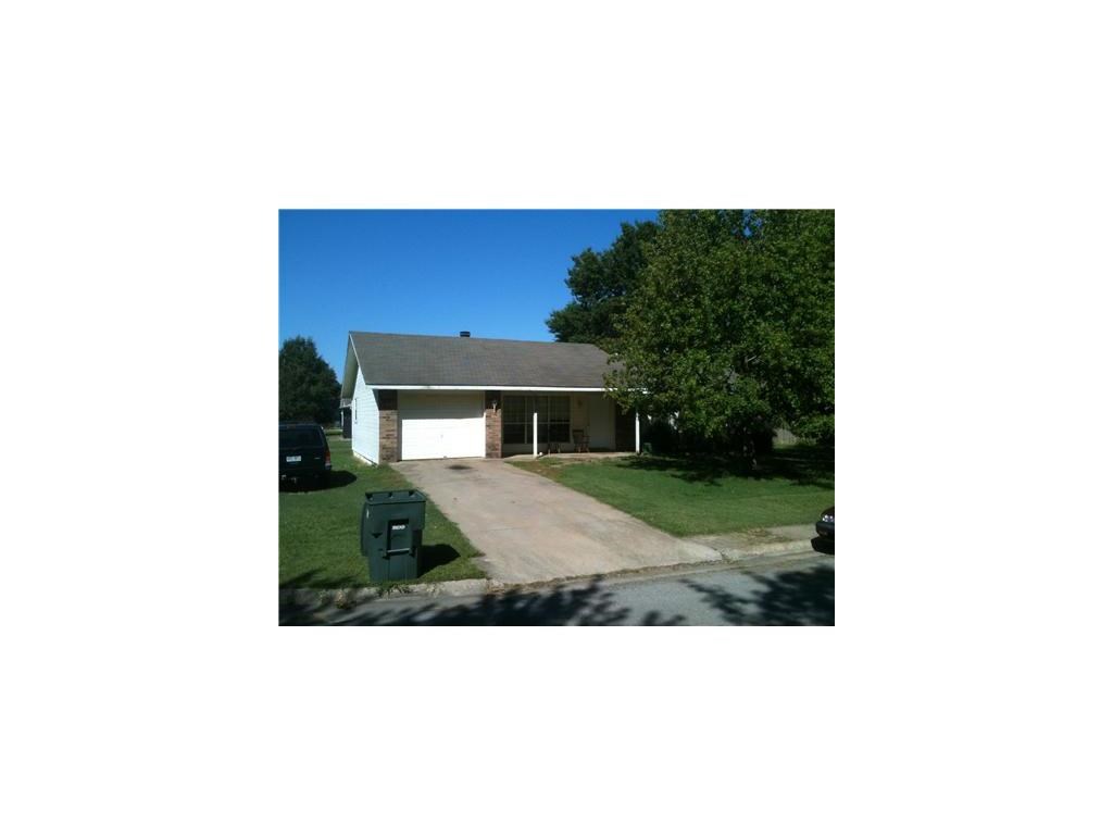DONT MISS OUT ON THIS AWESOME HOME/INVESTMENT!
