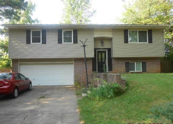 Location! Location! Lots of nice updates to this home in a desired area, directly behind Chic Filet , 4 bedroom home with 3 baths, updated kitchen with new cabinets and counter tops, updated bathrooms one to include a claw foot tub. Extra living  room in lower level.  Gazebo in back yard to entertain. Walk or ride your bike to downtown . Home located at the end of street with low traffic and easy access to shopping and all the great amenities downtown Bentonville has to offer.