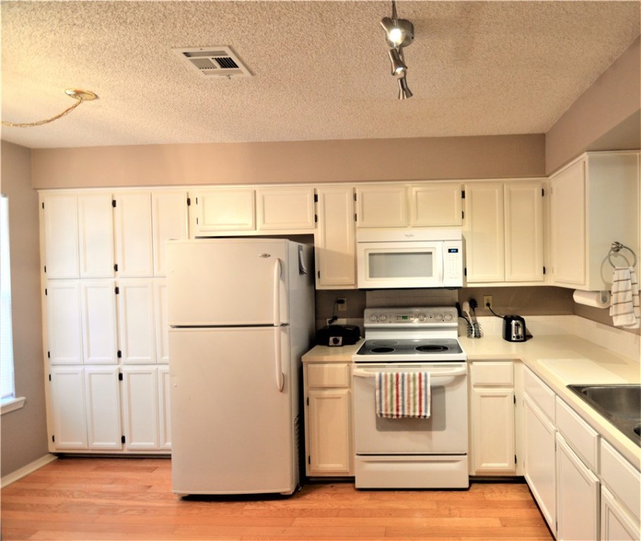 Metfield Courts - Residential
