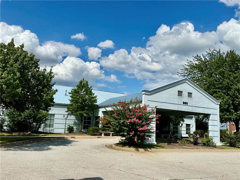 Cmn Bus Park - Commercial Lease