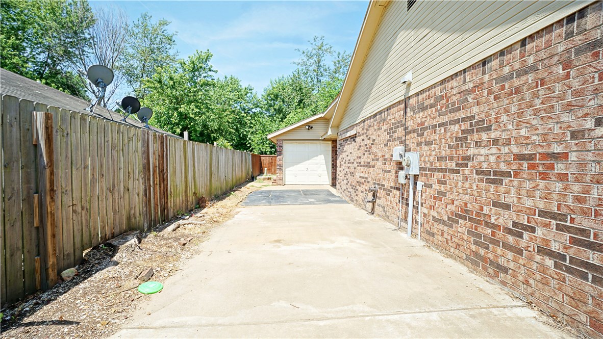 Pine Meadow Add Ph II Rogers - Residential