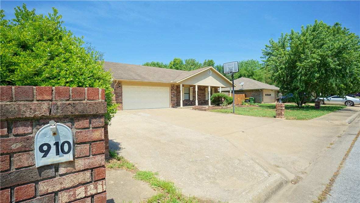 Pine Meadow Add Ph II Rogers - Residential